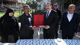 Osmaniye Valisi, Şehit Dingil'in Ailesini Ziyaret Etti