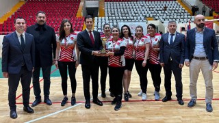 Osmaniye'de Evinin Sultanları Voleybol Turnuvası Sona Erdi