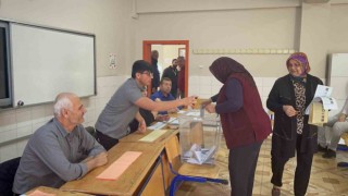 Depremin vurduğu Osmaniye'de 392 bin 447 seçmen sandık başında