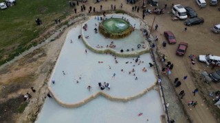 (Özel) Pamukkale değil Bursa...Ücretsiz termal su ve çamur için akın akın geliyorlar