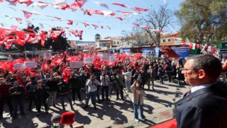 Özgür Özel mitingde atılan sloganı düzeltti: “Evladım o mesajı mı verdik?”