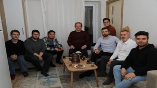 Pamukkale Adayı Pekdemirden öğrenci evine çat kapı ziyaret