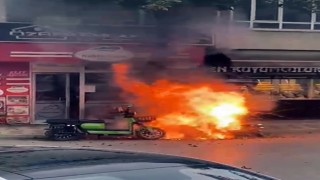 Park halindeki elektrikli bisiklet alev topuna döndü