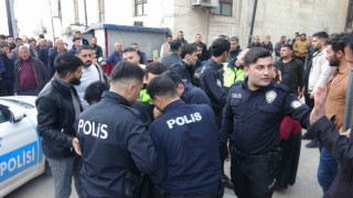 Polis ekiplerine mukavemette bulunan 2 şahıs gözaltına alındı