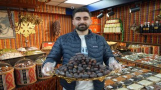 Ramazan ayının vazgeçilmezi hurma tezgaha indi