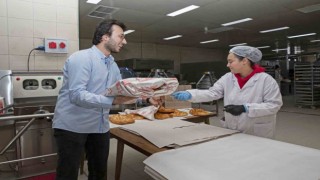 Ramazan Pidesi Atatürk Üniversiteli Öğrencilerden