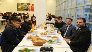 Rektör Alkış, öğrenciler ile iftar yemeğinde buluştu