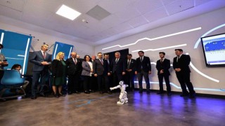 Robot Cezeriden zeybek şov