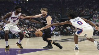 Sabonisin triple-double yaptığı maçta Kings, 76ersı mağlup etti