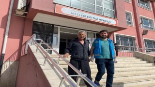 Sağlık personelleri, hasta vatandaşların oy kullanmaları için seferber oldu