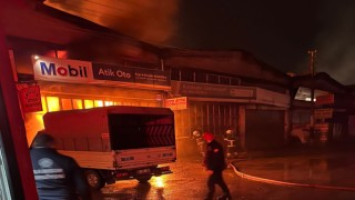 Samsunda oto tamirci dükkanı alev alev yandı
