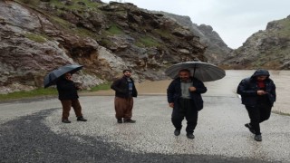 Şemdinli-Derecik yolu ulaşıma kapandı