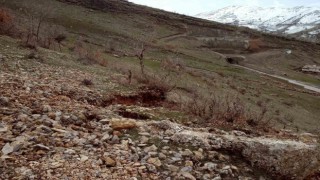 Şırnak-Hakkari yolu çökme nedeniyle trafiğe kapatıldı