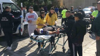 Sökede iki motosikletler çarpıştı: 2 yaralı