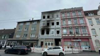 Solingende Türklerin yaşadığı bina kundaklandı: 2si çocuk 4 ölü, 9 yaralı