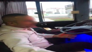Sultanbeylide otobüs şoförü direksiyonu bırakıp öğretmene saldırdı