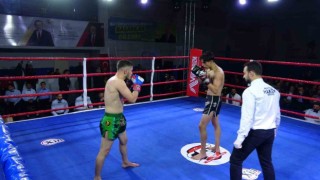 Tatvanda Türkiye-İran Muaythai gecesi düzenlendi