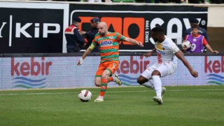 Trendyol Süper Lig: Alanyaspor: 0 - Kayserispor: 0 (İlk yarı)