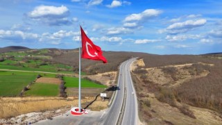 Türkiyenin en büyük bayrağı Samsun semalarında