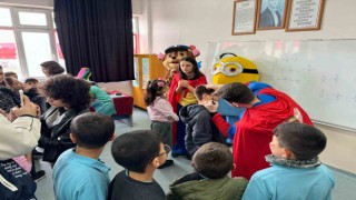 UEDAŞ Kardeşim Üşemesin diye yola çıktı, 10 yılda 10 bin öğrenciyi gülümsetti