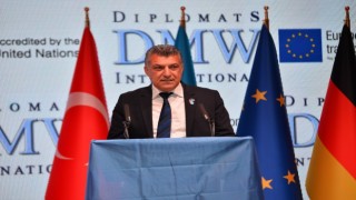 Uluslararası Diplomatlar Birliği Başkanı Bozçelik güven tazeledi