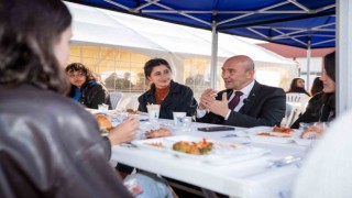 Üniversitelilere 860 bin kişilik ücretsiz yemek dağıtıldı