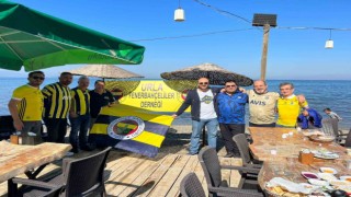 Urla Fenerbahçeliler Derneği depremzede çocukları sevindirdi