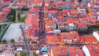 Uşak Belediyesi ilk iftar yemeğini Dikilitaş Mahallesinde düzenledi