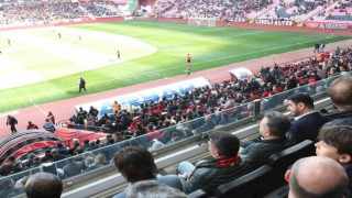 Vali Aksoy Eskişehirspor maçını tribünden izledi