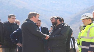 Vali Aydoğdu, göçük altında kalan işçilerin ailelerini ziyaret etti