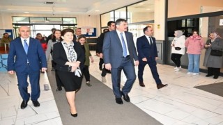 Vali Çiftçiden gezici kütüphane talimatı