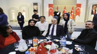 Vali Dağlı huzurevi sakinleriyle iftar yaptı