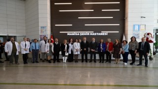 Vali Ünlü, 14 Mart Tıp Bayramında Manisa Şehir Hastanesini ziyaret etti