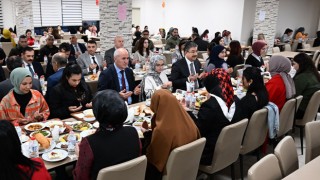 Vali Yılmaz, Öğrencilerle İftar Yaptı