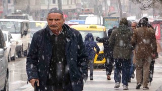 Vanda yoğun kar yağışı