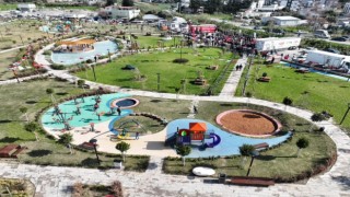 Yaraların sarıldığı Hatayda Büyükşehir Belediyesi tarafından 2 parkın açılışı gerçekleştirildi