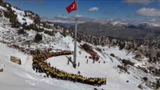 697 kişi Muhsin Yazıcıoğlu'nu vefat ettiği Keş Dağı'nda andı