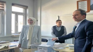 Yeniden Refah Partisi lider Erbakan, oyunu Ankarada kullandı