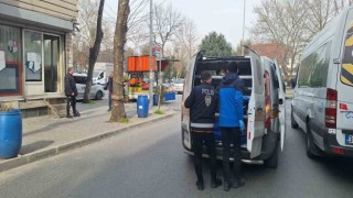 Yol verme nedeniyle tartıştığı sürücünün dükkanını kurşunladı