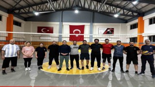 Yüksekovada iftar sonrası gençlerin durağı İlçe Gençlik ve Spor Müdürlüğü oluyor