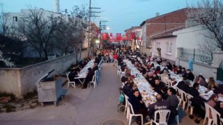 Yüzügüllü Sazovada vatandaşlarla buluştu