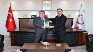 ZBEÜ Öğretim Üyeleri Ercan ve Çakmaktan Rektör Özölçere ziyaret