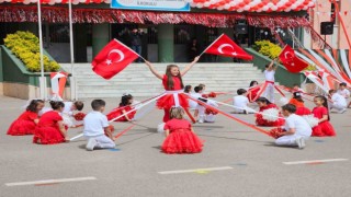 23 Nisada Gölcük renkli görüntüler sahne oldu