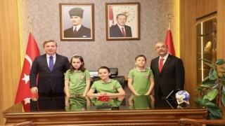 23 Nisan Ulusal Egemenlik ve Çocuk Bayramı Erzincanda coşkuyla kutlandı