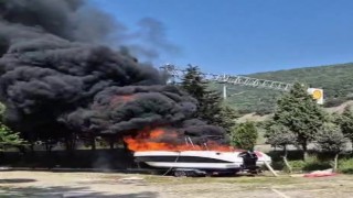 45 bin dolarlık tekne yangında küle döndü