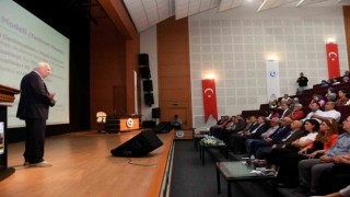 Adıyaman Üniversitesinde “21. Yüzyılda Öğretmen Olmak” konulu konferans