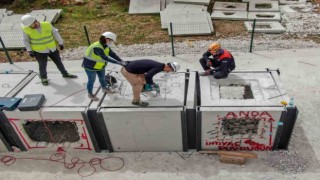 AFAD, Antalyada oluşturulan temsili enkaz alanında gönüllü arama kurtarma ekibi yetiştiriyor