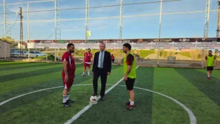 Ağrıda geleneksel öğretmenler arası futbol turnuvası heyecanla başladı