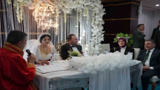Aile ve Sosyal Hizmetler Bakanı Göktaş, Şırnakta Sidar çiftinin nikah şahitliğini yaptı