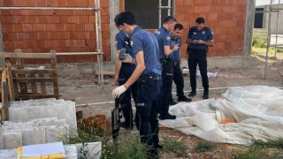 Ailesine kızıp inşaata girdi, tüfekle etrafa rastgele ateş etti